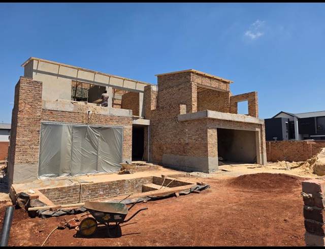 4 BEDROOM HOUSE FOR SALE IN FOUNTAINBROOK ESTATE